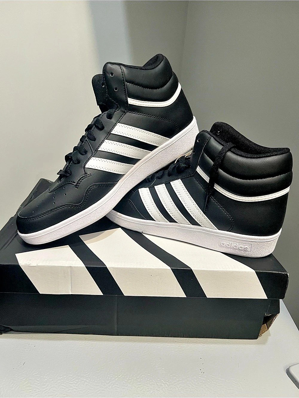 adidas Hoops 4.0 Mid Basketball Sneakers Black & White US 10